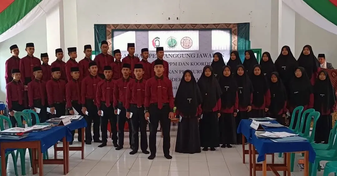 PERGANTIAN PENGURUS ORGANISASI PELAJAR PONDOK MODERN